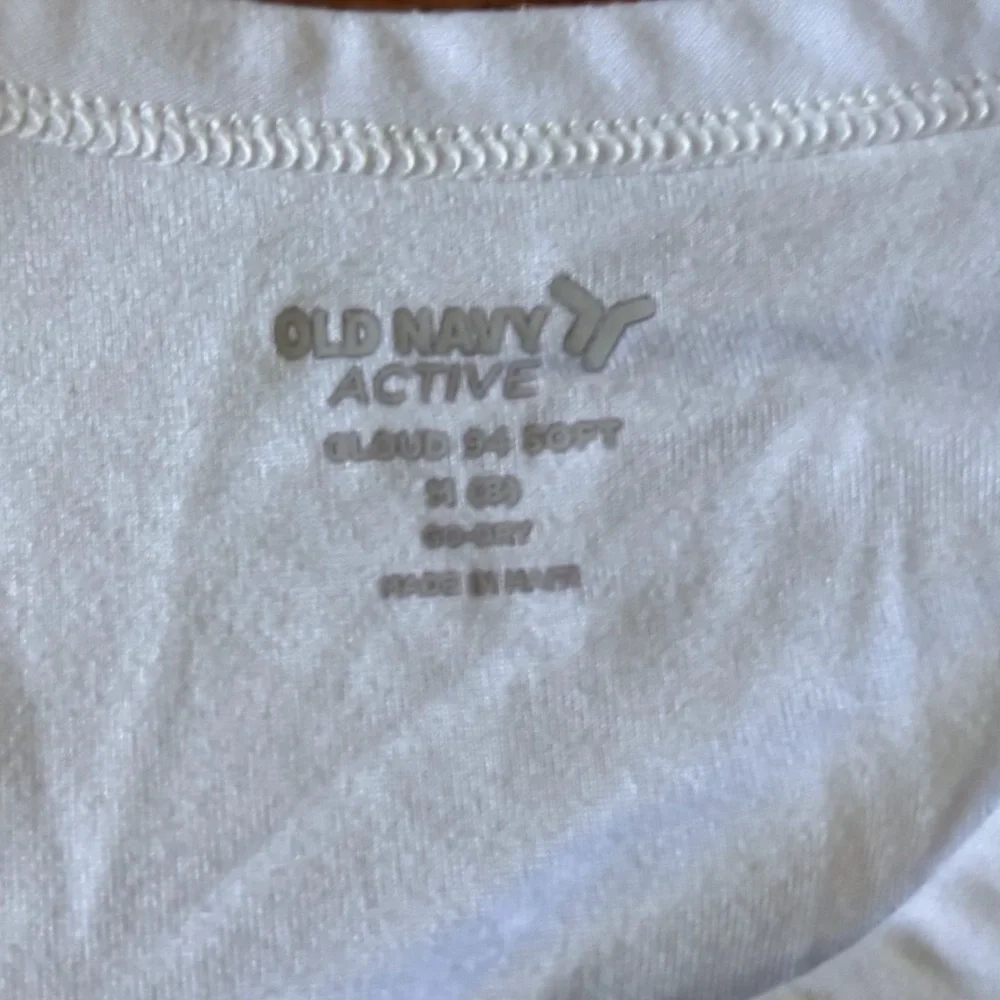 Old Navy Active white cloud 94 Soft short sleeve shirt in size M